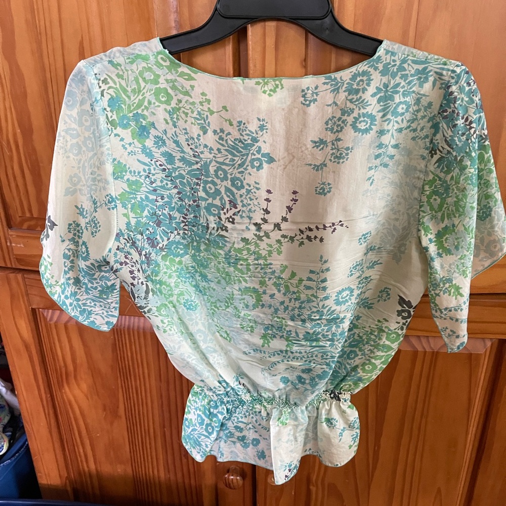 Zara Woman/100 % Silk Green and White Wrap Peplum Blouse - Picture 3 of 4